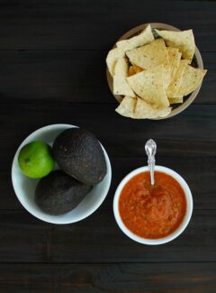 Homemade Spicy Salsa Roja - this is delicious and so easy to make. Try some for your next party! | joeshealthymeals.com