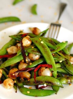 Seared snap peas with pearl onions