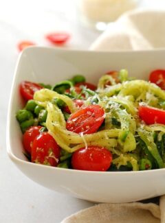 Zucchini noodles. A healthy alternative to regular pasta. Just add your favorite toppings. | joeshealthymeals.com