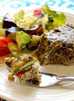 Healthy no crust vegetable quiche. Scrumptious, low calorie quiche. Sure to be a hit with your family. | joeshealthymeals.com