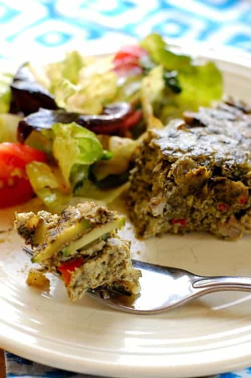 Healthy no crust vegetable quiche. Scrumptious, low calorie quiche. Sure to be a hit with your family. | joeshealthymeals.com