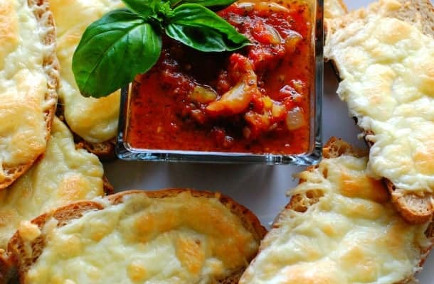 Tasty Italian dunking bread with marinara sauce. 