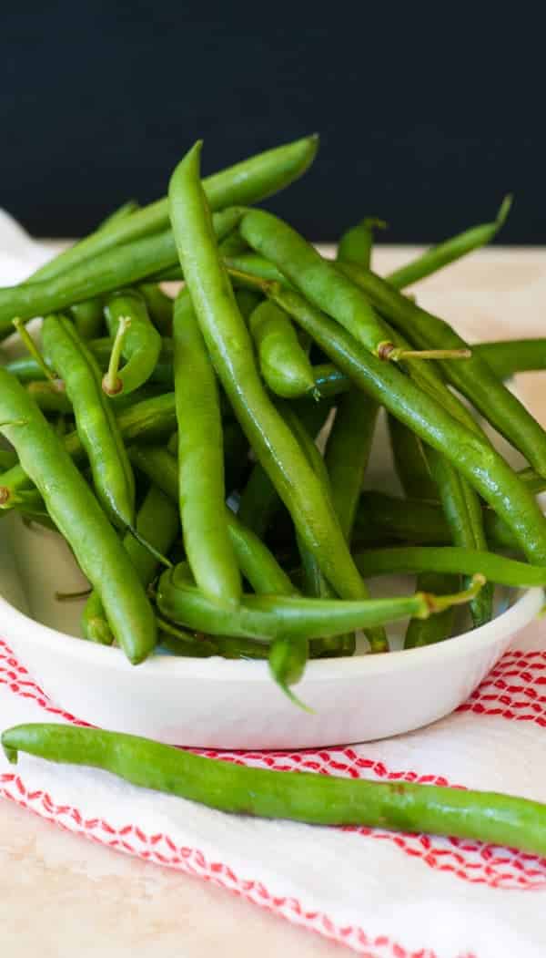 Green beans in a bowl.