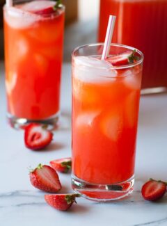 Strawberry lemonade. So refreshing on a hot summer day. | joeshealthymeals.com