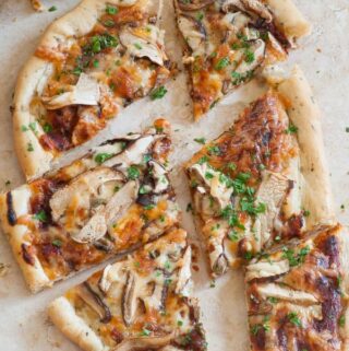 Herb crust pizza with shiitake mushrooms. Delicious crunchy crust and a super flavorful sauce makes for great pizza. | joeshealthymeals.com