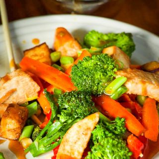 Vegetable stir fry with chicken. Tasty recipe for an Asian inspired meal. | joeshealthymeals.com