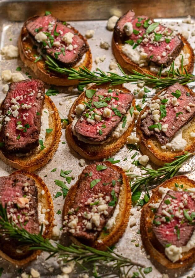 seared-beef-tenderloin-crostini-appetizer-joe-s-healthy-meals