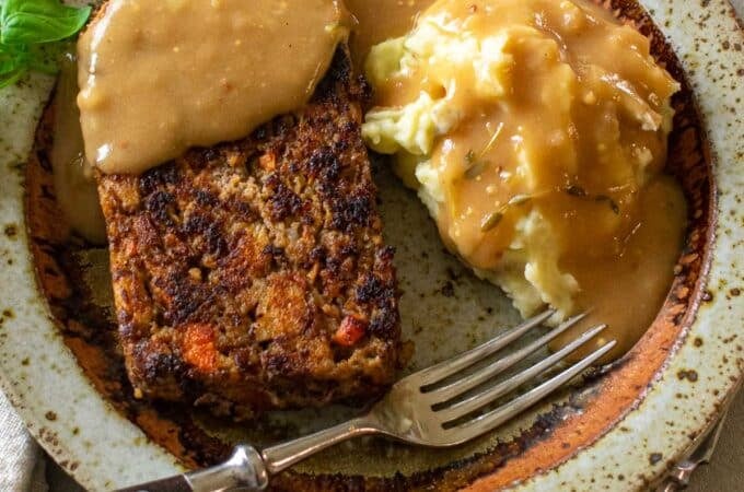 "All-Purpose Homemade Brown Gravy Recipe"
